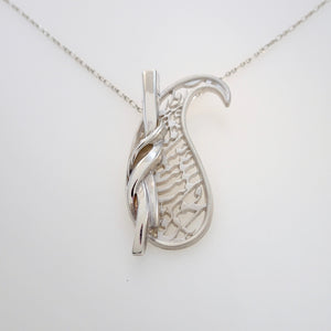 SHIVERS OF HEART, Pendant of Sterling Silver
