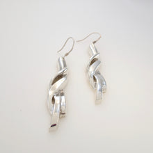 Load image into Gallery viewer, SHIVERS OF HEART, Set of Pendant and Earrings, Sterling Silver