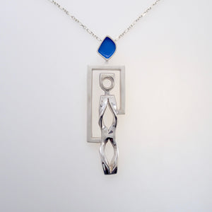 WHO KNOWS THE SECRETS OF LOVE, Pendant of Sterling Silver