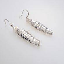 Load image into Gallery viewer, STANDING AWAIT, FOR A COMPENSATION OF MY LOVE, Set of Pendant and Earrings, Sterling Silver