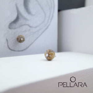 Sterling silver natural gemstone stud earrings contains a sparkling piece of Cubic Zirconia. Very light and hypo-allergenic, 6mm or 8mm beads. Agate