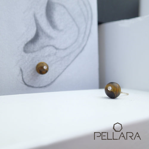 Sterling silver natural gemstone stud earrings contains a sparkling piece of Cubic Zirconia. Very light and hypo-allergenic, 6mm or 8mm beads. Tiger Eye Family